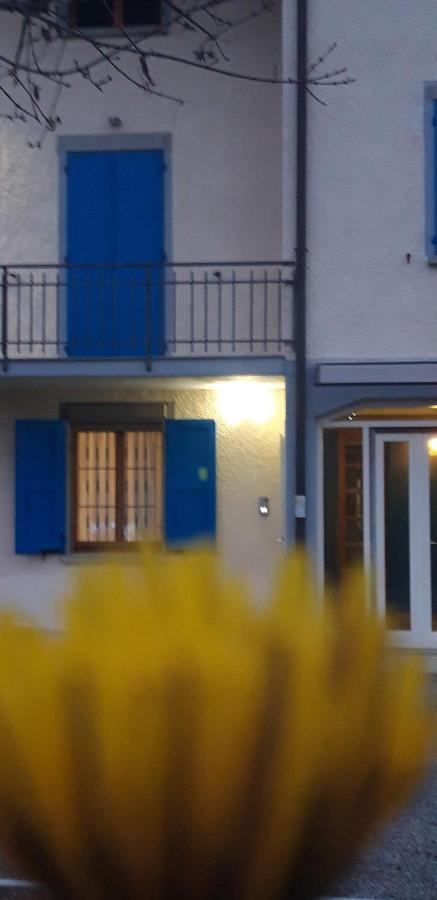 B&B Des Artistes Borzano Luaran gambar