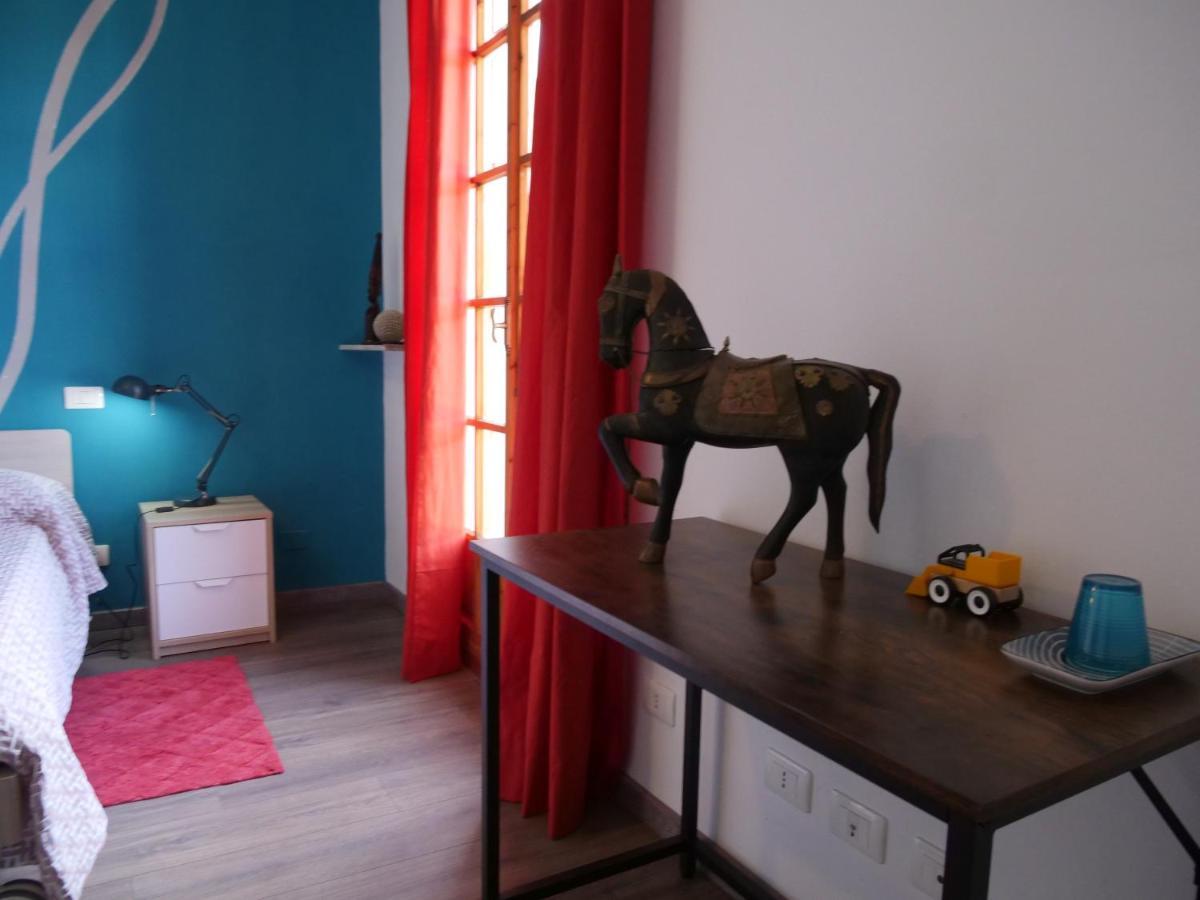B&B Des Artistes Borzano Luaran gambar