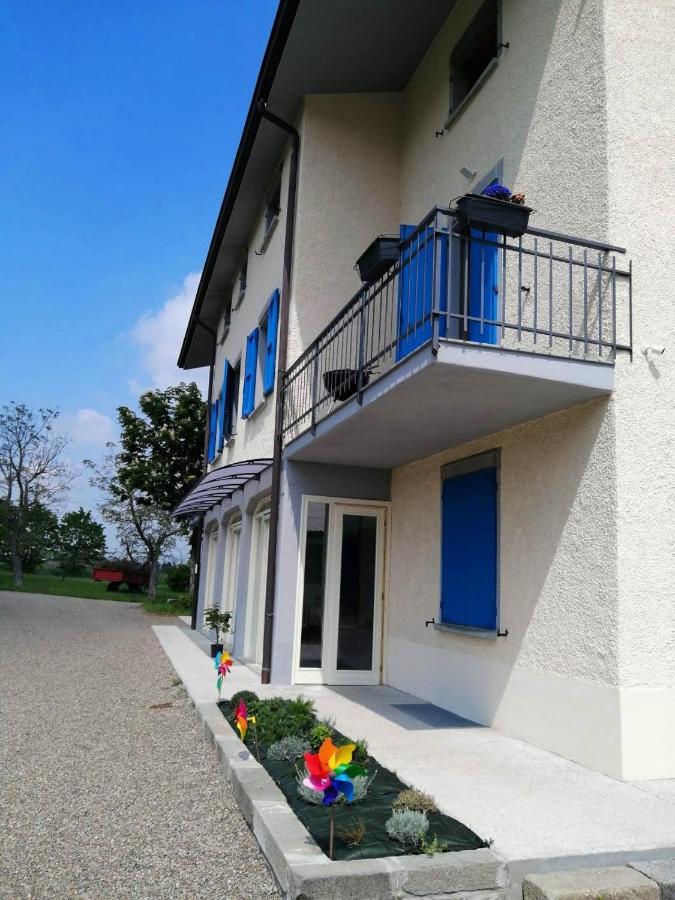 B&B Des Artistes Borzano Luaran gambar