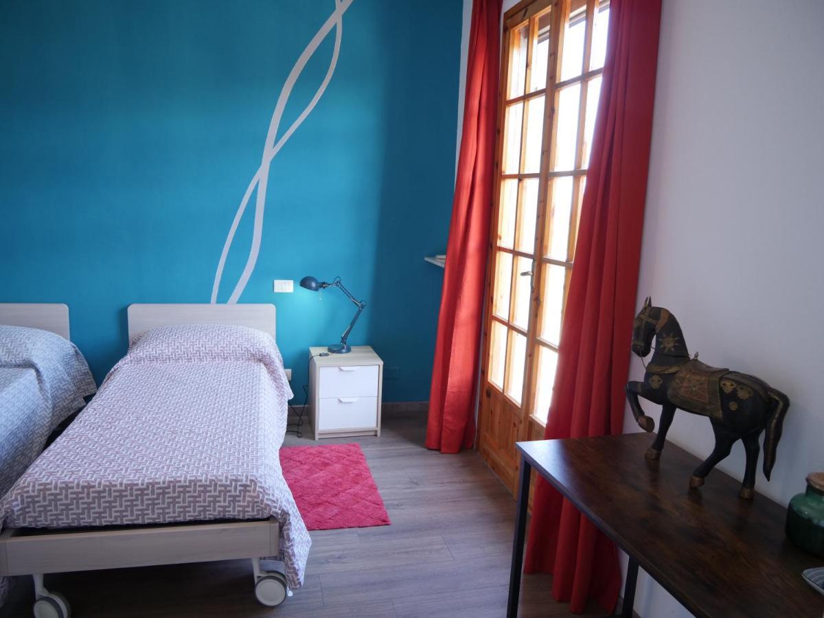 B&B Des Artistes Borzano Luaran gambar